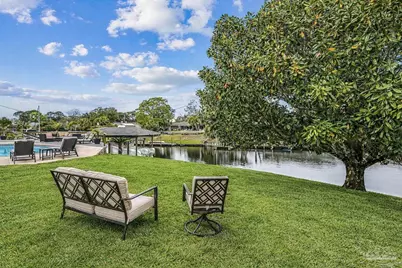 1047 Aquamarine Dr, Gulf Breeze, FL 32563 - Photo 15