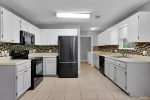 152 Carrier Dr, Pensacola, FL 32506 - Photo 9