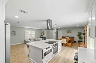 420 Dolphin St, Gulf Breeze, FL 32561 - Photo 9