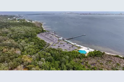 420 Dolphin St, Gulf Breeze, FL 32561 - Photo 43