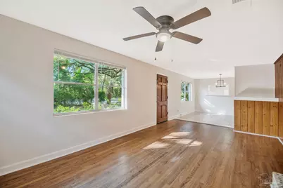 110 Hancock Ln, Pensacola, FL 32503 - Photo 9