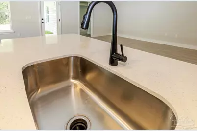 5207 Zenith Ln, Milton, FL 32583 - Photo 11