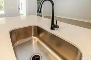 5207 Zenith Ln, Milton, FL 32583 - Photo 11