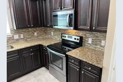 5892 Pendleton Ct, Gulf Breeze, FL 32563 - Photo 9