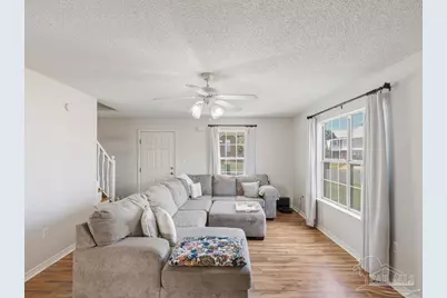 446 Sandy Ridge Cir, Mary Esther, FL 32569 - Photo 3