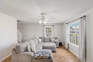 446 Sandy Ridge Cir, Mary Esther, FL 32569 - Photo 3