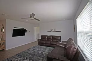 9439 Lutoo Ln, Pensacola, FL 32526 - Photo 15