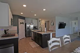 9439 Lutoo Ln, Pensacola, FL 32526 - Photo 3