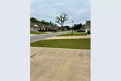 1252 Meadow Trl, Cantonment, FL 32533 - Photo 5