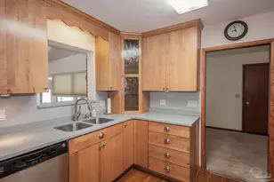 6111 Confederate Dr, Pensacola, FL 32503 - Photo 5