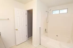 2432 Gulf Breeze Ave, Pensacola, FL 32507 - Photo 15