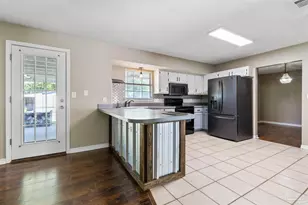 6059 Gillette Dr, Milton, FL 32570 - Photo 5