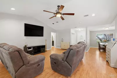 2569 Cypress Point Cir, Navarre, FL 32566 - Photo 9