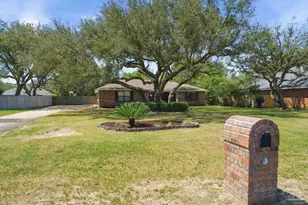 2569 Cypress Point Cir, Navarre, FL 32566 - Photo 5