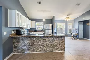 3174 Windjammer Ct, Pensacola, FL 32526 - Photo 7