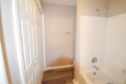 309 Loveland Cir, Pensacola, FL 32526 - Photo 11