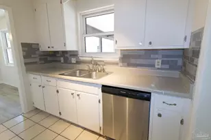 6945 Falcon Dr, Pensacola, FL 32526 - Photo 13