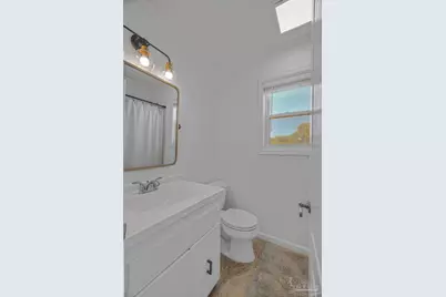 1044 Aquamarine Dr, Gulf Breeze, FL 32563 - Photo 45