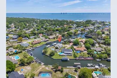 1044 Aquamarine Dr, Gulf Breeze, FL 32563 - Photo 11