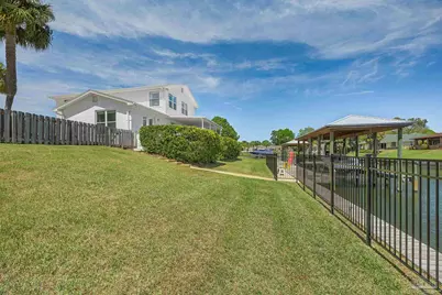 1044 Aquamarine Dr, Gulf Breeze, FL 32563 - Photo 61