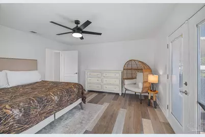 1044 Aquamarine Dr, Gulf Breeze, FL 32563 - Photo 19
