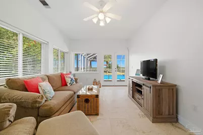 2748 Sunrunner Ln, Gulf Breeze, FL 32563 - Photo 19