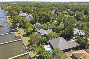 2748 Sunrunner Ln, Gulf Breeze, FL 32563 - Photo 55