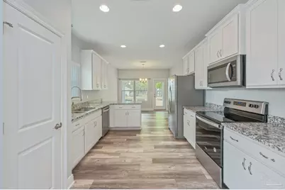 6160 Hayes Dr, Crestview, FL 32539 - Photo 9