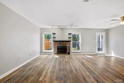 6055 Hilburn Rd, Pensacola, FL 32504 - Photo 1