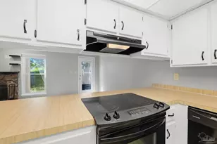 6055 Hilburn Rd, Pensacola, FL 32504 - Photo 13