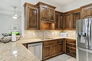 6090 Winchester Cir, Milton, FL 32570 - Photo 9