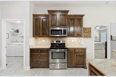 6090 Winchester Cir, Milton, FL 32570 - Photo 11