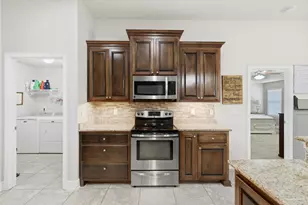 6090 Winchester Cir, Milton, FL 32570 - Photo 11