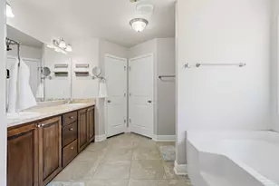 6090 Winchester Cir, Milton, FL 32570 - Photo 19