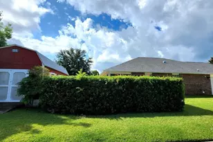 876 Miramar Dr, Pensacola, FL 32506 - Photo 23