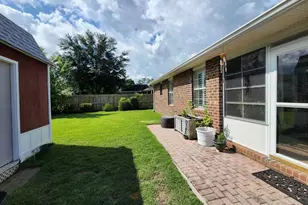 876 Miramar Dr, Pensacola, FL 32506 - Photo 21