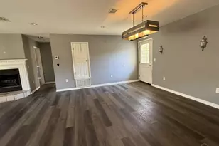 1009 Rachel Cir, Cantonment, FL 32533 - Photo 3