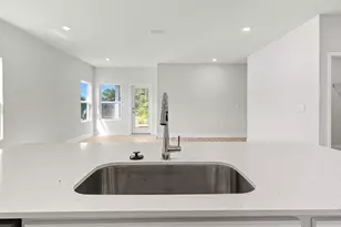 2042 Wiregrass St, Navarre, FL 32566 - Photo 5