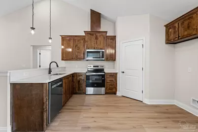 7925 Twin Lake Dr, Milton, FL 32583 - Photo 11