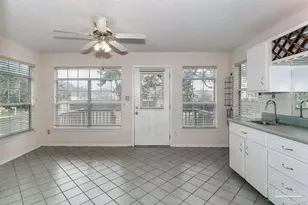 2969 Laurel Dr, Gulf Breeze, FL 32563 - Photo 7