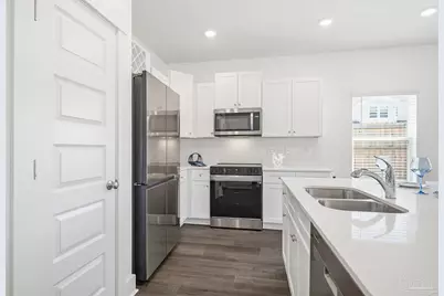 4062 Pendragon Cir, Milton, FL 32583 - Photo 11