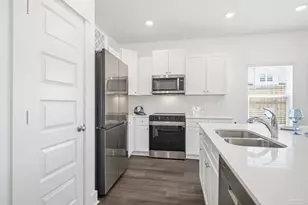 4062 Pendragon Cir, Milton, FL 32583 - Photo 11