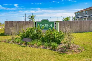 4062 Pendragon Cir, Milton, FL 32583 - Photo 3