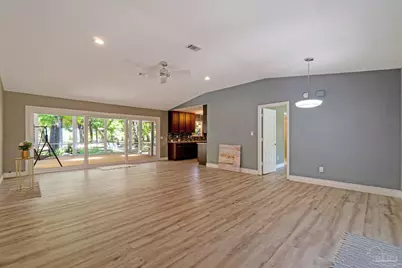 10806 Hatcher St, Milton, FL 32583 - Photo 9