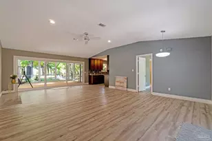 10806 Hatcher St, Milton, FL 32583 - Photo 9