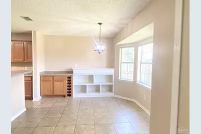 6425 Sarasota St, Pensacola, FL 32526 - Photo 9