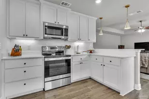 9733 Angel Oak Dr, Pensacola, FL 32526 - Photo 3