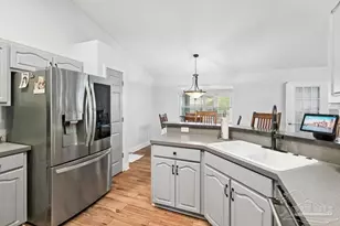 2406 Jewell Lee Ln, Pensacola, FL 32526 - Photo 17