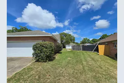 1574 Hunters Creek Dr, Cantonment, FL 32533 - Photo 3