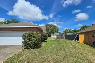 1574 Hunters Creek Dr, Cantonment, FL 32533 - Photo 3